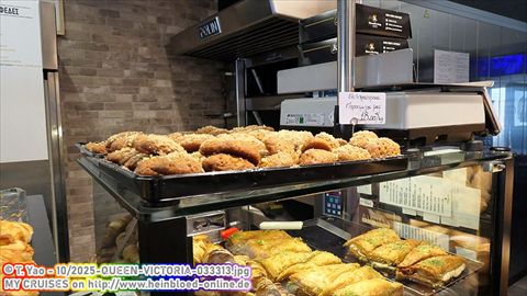 2025-QUEEN-VICTORIA-033313