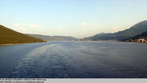 2022-CELEBRITY-REFLECTION-060311