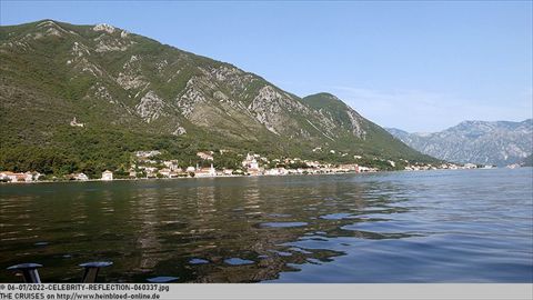 2022-CELEBRITY-REFLECTION-060337