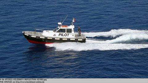 2022-CELEBRITY-REFLECTION-021002