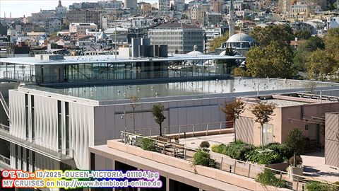 2025-QUEEN-VICTORIA-011104