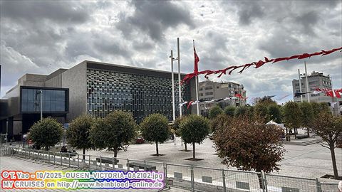 2025-QUEEN-VICTORIA-0A2102