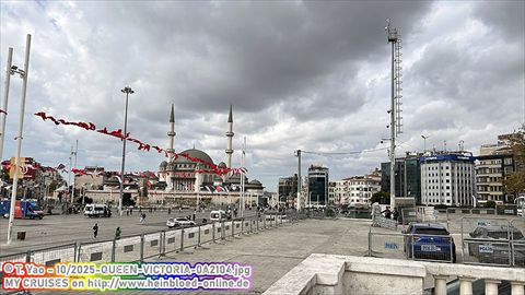 2025-QUEEN-VICTORIA-0A2104