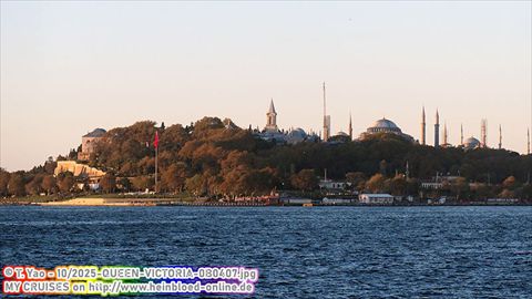 2025-QUEEN-VICTORIA-0B0407