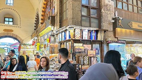 2025-QUEEN-VICTORIA-0B2401