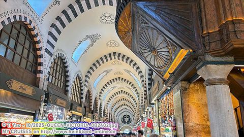 2025-QUEEN-VICTORIA-0B2402