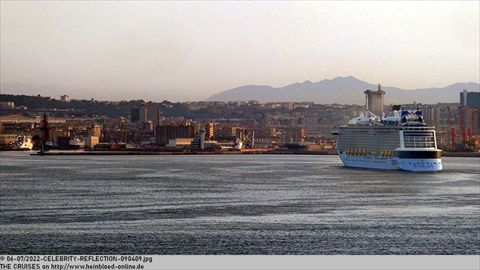 2022-CELEBRITY-REFLECTION-090409