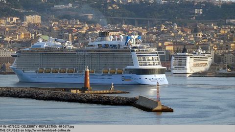 2022-CELEBRITY-REFLECTION-090417