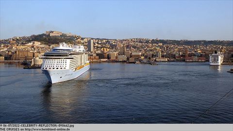 2022-CELEBRITY-REFLECTION-090442