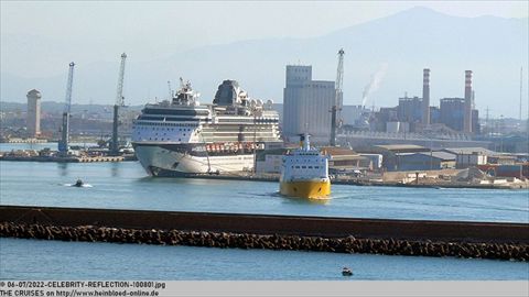 2022-CELEBRITY-REFLECTION-100801