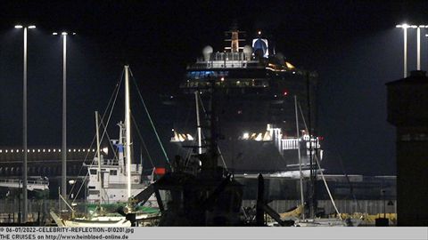 2022-CELEBRITY-REFLECTION-010201