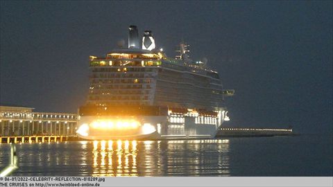 2022-CELEBRITY-REFLECTION-010209