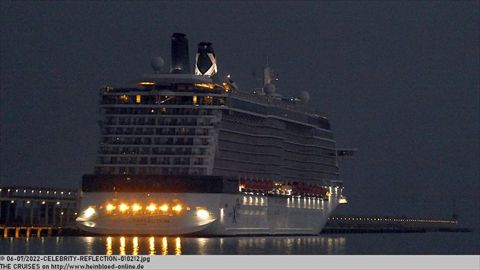 2022-CELEBRITY-REFLECTION-010212