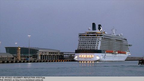 2022-CELEBRITY-REFLECTION-010215