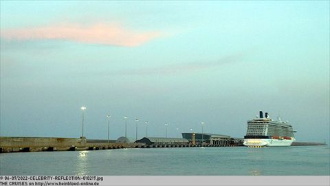 2022-CELEBRITY-REFLECTION-010217