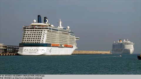 2022-CELEBRITY-REFLECTION-010235