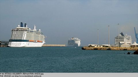 2022-CELEBRITY-REFLECTION-010236