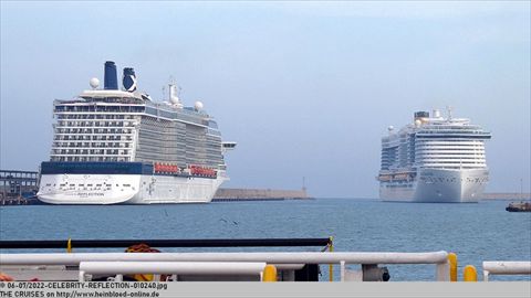 2022-CELEBRITY-REFLECTION-010240