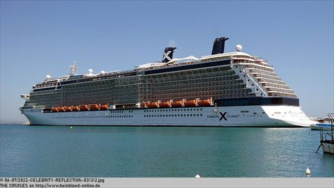 2022-CELEBRITY-REFLECTION-031312