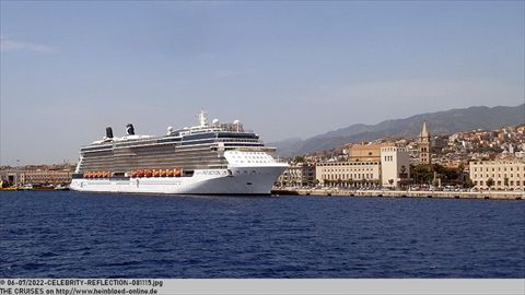 2022-CELEBRITY-REFLECTION-081115