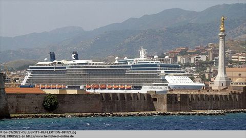 2022-CELEBRITY-REFLECTION-081121