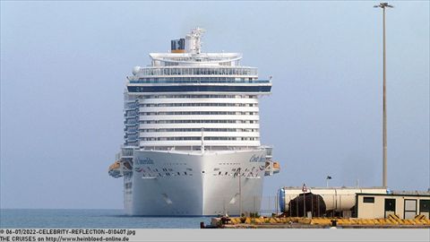 2022-CELEBRITY-REFLECTION-010407