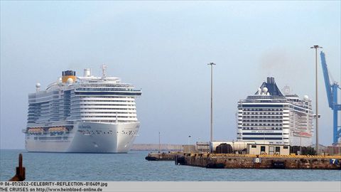 2022-CELEBRITY-REFLECTION-010409