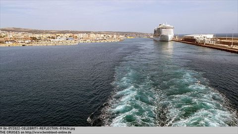 2022-CELEBRITY-REFLECTION-010436