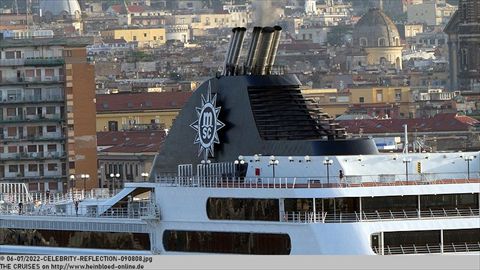 2022-CELEBRITY-REFLECTION-090808