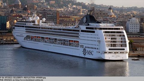 2022-CELEBRITY-REFLECTION-090809