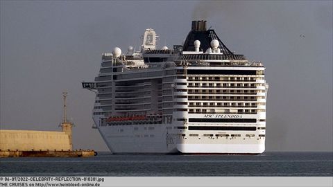 2022-CELEBRITY-REFLECTION-010301