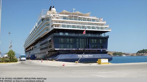 2022-CELEBRITY-REFLECTION-040321