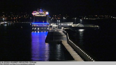 2022-CELEBRITY-REFLECTION-110306